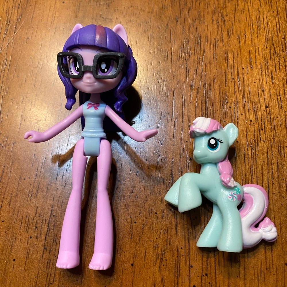 My little pony. Equestria Twilight sparkle And blind bag minty.
